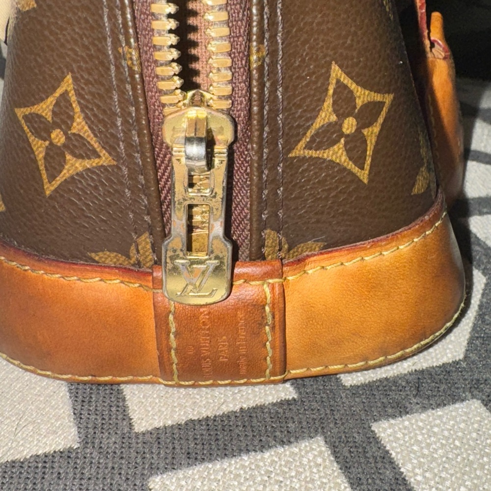 Authentic Louis Vuitton Alma BB FIRM PRICE - Picture 4 of 6